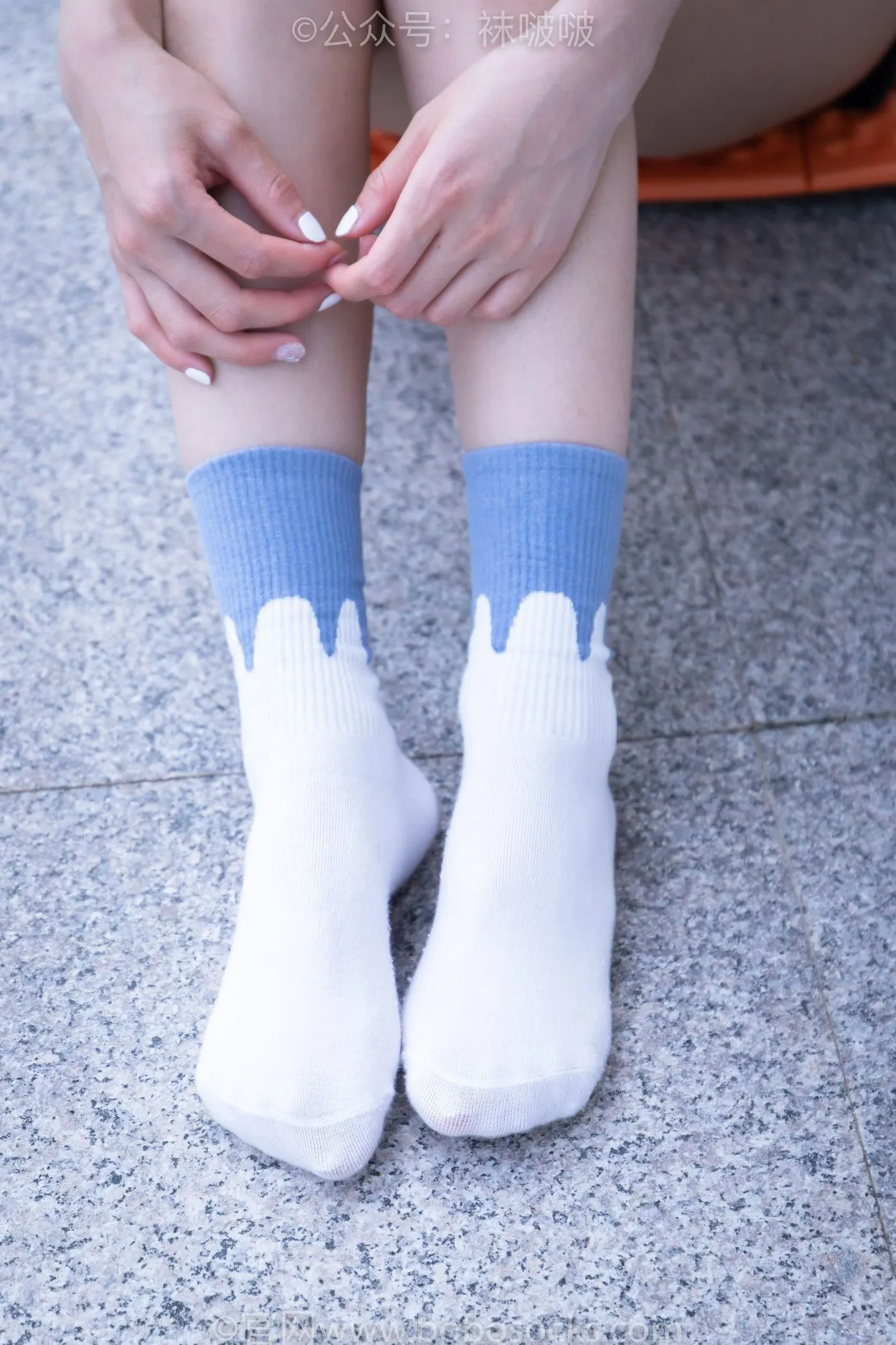 [BoBoSocks袜啵啵]NO.028 小米-运动鞋、白棉袜、裸足 [133P]插图6